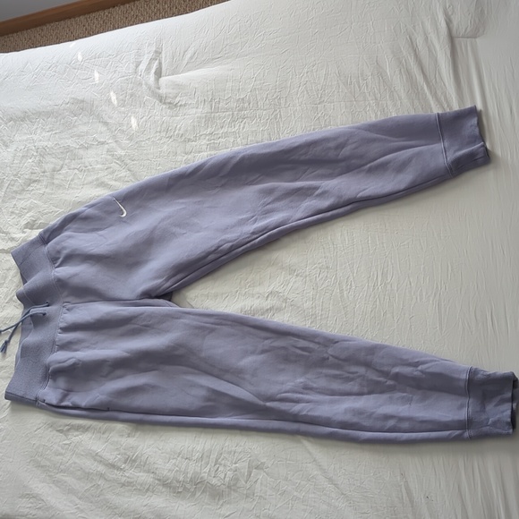 Nike Sweatpants - standard fit high rise lilac color - Picture 1 of 6